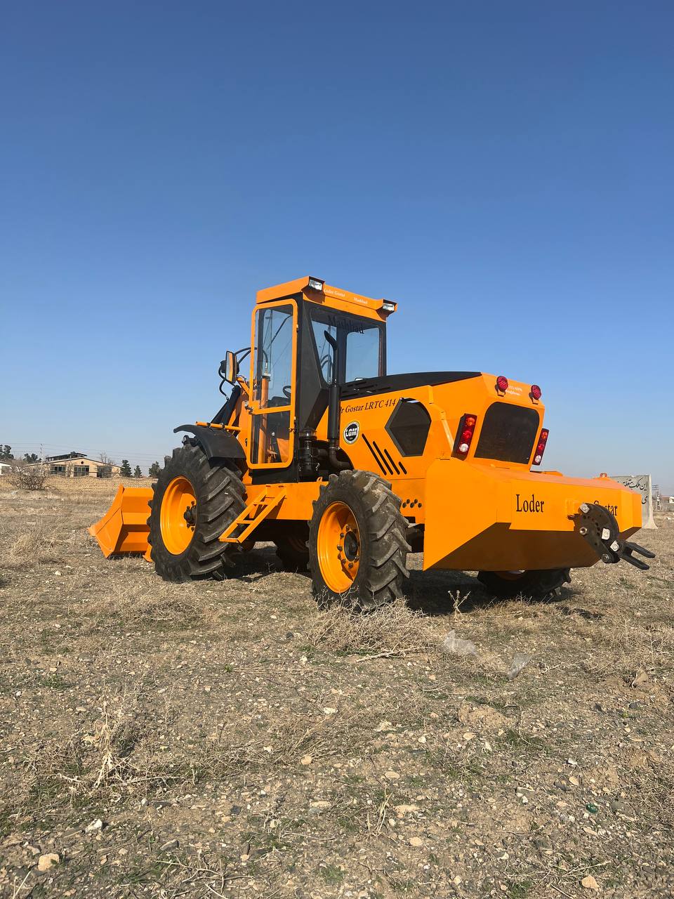 تصویر لودر محور شکن LRC 424 ساخت لودر گستر - 3